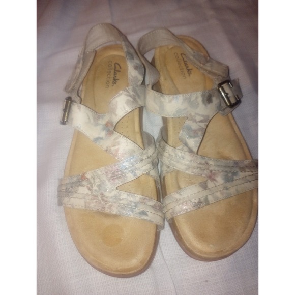 Clarks Collection Adjustable Sandals Brynn‎ Step Sand Floral 8.5M pre-owned - Picture 2 of 7